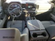 ✅ 2025 Chevrolet Silverado 1500 • VIN: 3GCUKHE88SG155418 • Лот: 43241485. Опубликован ранее на Copart с пробегом 471 миль. Бесплатный доступ к архиву аукционных продаж из США и подробный отчёт об истории автомобиля на DreamBid. Изображение 8.