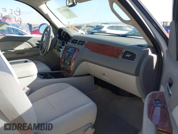 ✅ 2008 Chevrolet Avalanche LTZ • VIN: 3GNEC12028G124513 • Lot: 41120520. Listed on IAAI with Not provided. Free auction sales archive from the USA and detailed vehicle history report at DreamBid. Image 5.