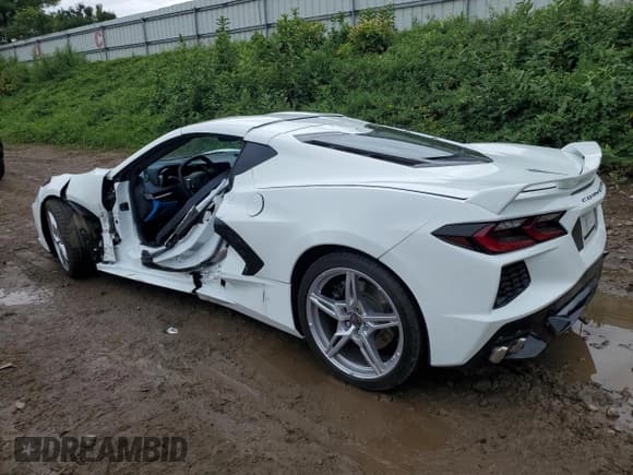 ✅ 2021 Chevrolet Corvette 3LT • VIN: 1G1YC2D43M5117916 • Lot: 69788635. Listed on Copart with 7,077 mi. Free auction sales archive from the USA and detailed vehicle history report at DreamBid. Image 2.