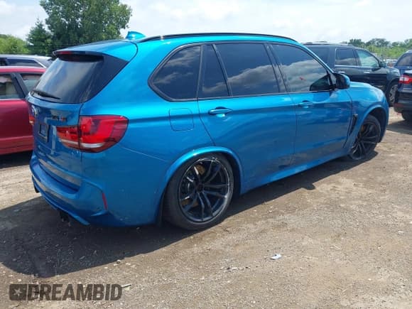 ✅ 2017 BMW X5 M • VIN: 5YMKT6C31H0X20466 • Lot: 42828010. Wystawiony na IAAI z przebiegiem 78 072 mil. Bezpłatny archiwum sprzedaży aukcyjnych z USA i szczegółowy raport historii pojazdu na DreamBid. Zdjęcie 4.