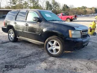 ✅ 2007 Chevrolet Tahoe LT • VIN: 1GNFK13027R262475 • Lot: 41595591. Wystawiony na IAAI z przebiegiem 264 556 mil. Bezpłatny archiwum sprzedaży aukcyjnych z USA i szczegółowy raport historii pojazdu na DreamBid. Zdjęcie 1.