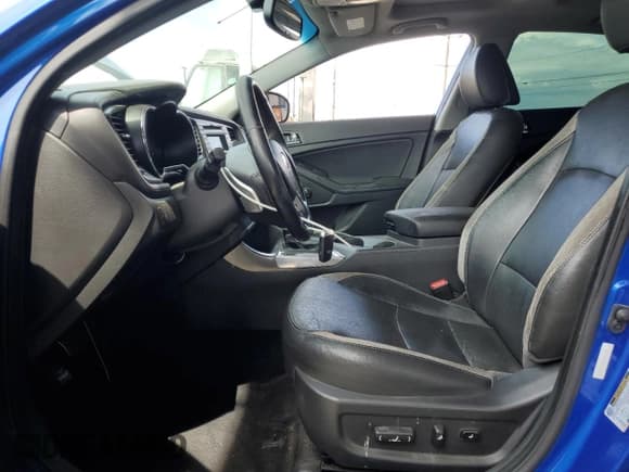 ✅ 2012 Kia Optima SX • VIN: 5XXGR4A66CG078607 • Лот: 71230795. Опубликован ранее на Copart с пробегом 150 653 миль. Бесплатный доступ к архиву аукционных продаж из США и подробный отчёт об истории автомобиля на DreamBid. Изображение 7.