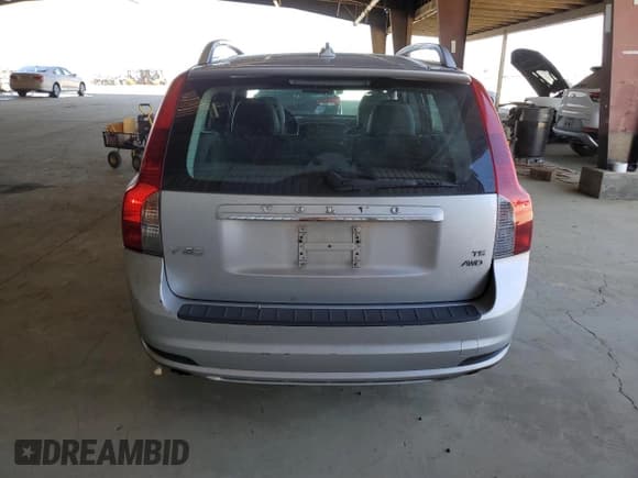 ✅ 2009 Volvo V50 R-Design • VIN: YV1MJ672192482157 • Lot: 61503505. Listed on Copart with 195,480 mi. Free auction sales archive from the USA and detailed vehicle history report at DreamBid. Image 6.