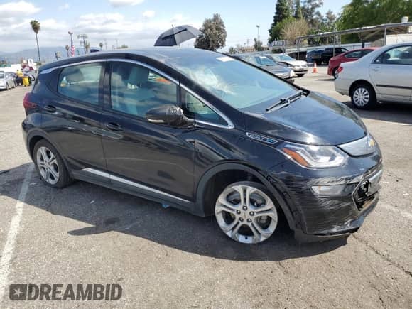 2017 Chevrolet Bolt EV LT z VIN 1G1FW6S05H4187421, wystawiony jako Copart lot #46717014 z przebiegiem 69 451 mil mil oraz . Historia ofert i sprzedaży dostępna na DreamBid. Obrazek 4.