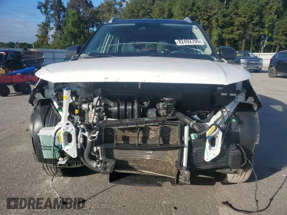 2024 Hyundai Venue Limited z VIN KMHRC8A33RU321019, wystawiony jako Copart lot #82492705 z przebiegiem 26 884 mil mil oraz Szkoda całkowita • Salvage title. Historia ofert i sprzedaży dostępna na DreamBid. Obrazek 5.