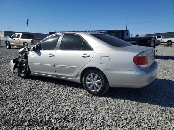 ✅ 2006 Toyota Camry LE • VIN: 4T1BE32K26U706233 • Lot: 93258565. Listed on Copart with 243,075 mi. Free auction sales archive from the USA and detailed vehicle history report at DreamBid. Image 2.