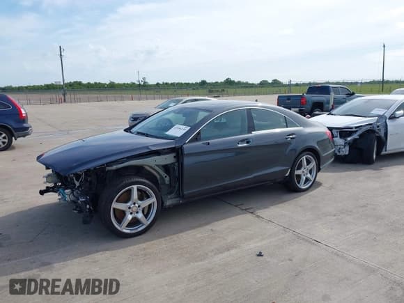 ✅ 2012 Mercedes-Benz CLS 550 • VIN: WDDLJ9BB4CA021354 • Lot: 42496235. Wystawiony na IAAI z przebiegiem 27 872 mil. Bezpłatny archiwum sprzedaży aukcyjnych z USA i szczegółowy raport historii pojazdu na DreamBid. Zdjęcie 2.