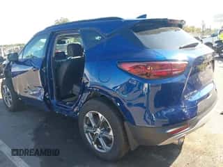 2023 Chevrolet Blazer LT z VIN 3GNKBJRS0PS101479, wystawiony jako IAAI lot #43158825 z przebiegiem 17 759 mil mil oraz . Historia ofert i sprzedaży dostępna na DreamBid. Obrazek 3.