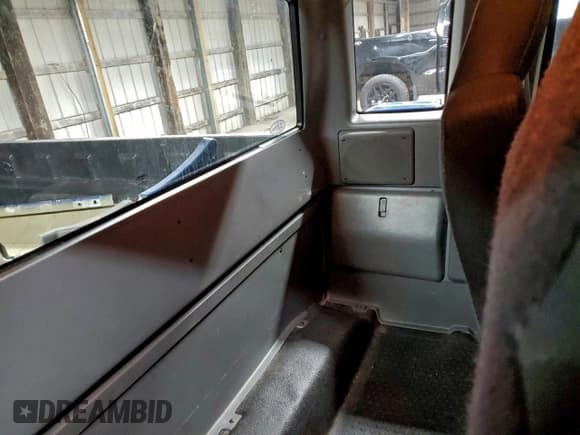 ✅ 2007 Ford Ranger XL • VIN: 1FTYR14UX7PA57710 • Lot: 94332505. Wystawiony na Copart z przebiegiem 164 319 mil. Bezpłatny archiwum sprzedaży aukcyjnych z USA i szczegółowy raport historii pojazdu na DreamBid. Zdjęcie 10.