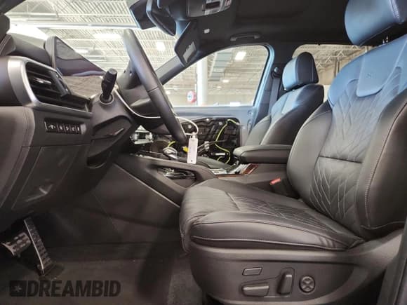 ✅ 2024 Kia Telluride SX X-Line • VIN: 5XYP5DGC5RG508656 • Lot: 63183115. Listed on Copart with 24,518 mi. Free auction sales archive from the USA and detailed vehicle history report at DreamBid. Image 7.