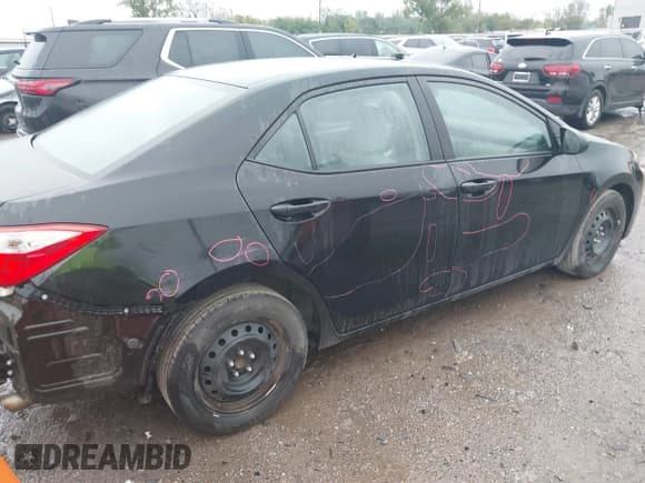 ✅ 2014 Toyota Corolla L • VIN: 5YFBURHEXEP081104 • Lot: 43512452. Wystawiony na IAAI z przebiegiem 135 561 mil. Bezpłatny archiwum sprzedaży aukcyjnych z USA i szczegółowy raport historii pojazdu na DreamBid. Zdjęcie 4.