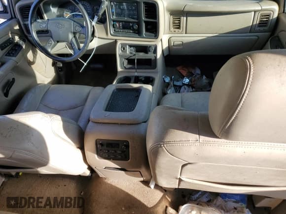 ✅ 2005 Chevrolet Suburban LT • VIN: 3GNEC16Z75G186381 • Лот: 74492794. Опубликован ранее на Copart с пробегом 205 932 миль. Бесплатный доступ к архиву аукционных продаж из США и подробный отчёт об истории автомобиля на DreamBid. Изображение 8.