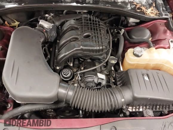 ✅ 2021 Dodge Charger SXT • VIN: 2C3CDXBG1MH511002 • Lot: 40883200. Wystawiony na IAAI z przebiegiem 95 551 mil. Bezpłatny archiwum sprzedaży aukcyjnych z USA i szczegółowy raport historii pojazdu na DreamBid. Zdjęcie 10.