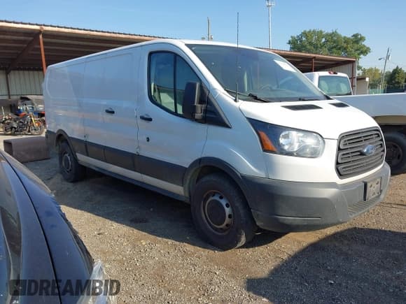 ✅ 2018 Ford Transit • VIN: 1FTYR2ZMXJKA21812 • Lot: 43054561. Wystawiony na IAAI z przebiegiem 219 255 mil. Bezpłatny archiwum sprzedaży aukcyjnych z USA i szczegółowy raport historii pojazdu na DreamBid. Zdjęcie 1.
