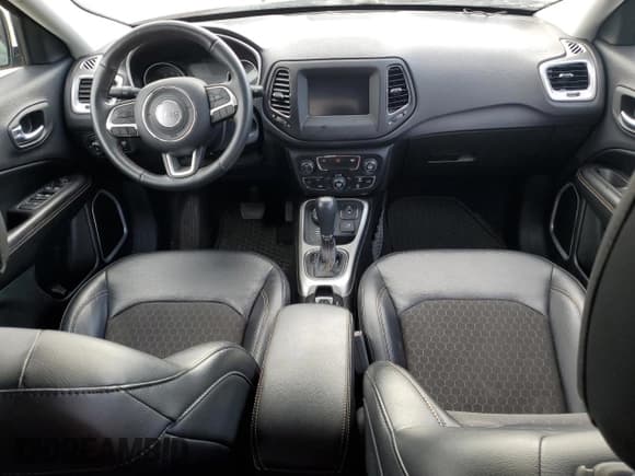 ✅ 2017 Jeep Compass Latitude • VIN: 3C4NJDBB1HT657770 • Lot: 91447895. Listed on Copart with 70,607 mi. Free auction sales archive from the USA and detailed vehicle history report at DreamBid. Image 8.