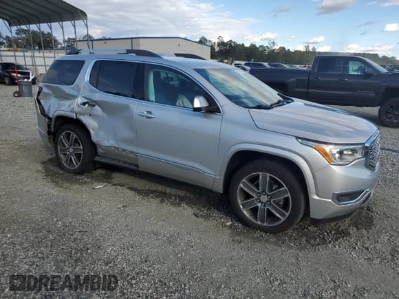 ✅ 2019 GMC Acadia Denali • VIN: 1GKKNXLS5KZ190235 • Lot: 86320805. Listed on Copart with 105,124 mi. Free auction sales archive from the USA and detailed vehicle history report at DreamBid. Image 4.
