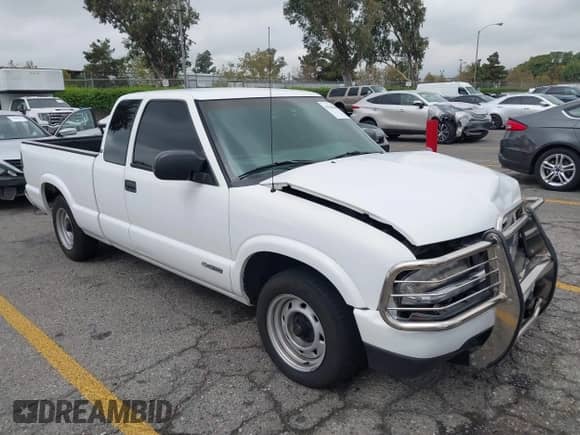 2003 Chevrolet S-10 LS с VIN 1GCCS19X638196769, выставлен на аукционе IAAI как лот 43369687 с пробегом 91 066 миль миль и . История ставок и продаж доступна на DreamBid. Изображение 1.