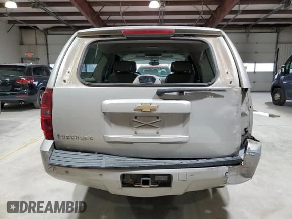 ✅ 2007 Chevrolet Suburban LT • VIN: 3GNFK16397G128410 • Лот: 91324165. Опубликован ранее на Copart с пробегом 225 982 миль. Бесплатный доступ к архиву аукционных продаж из США и подробный отчёт об истории автомобиля на DreamBid. Изображение 6.