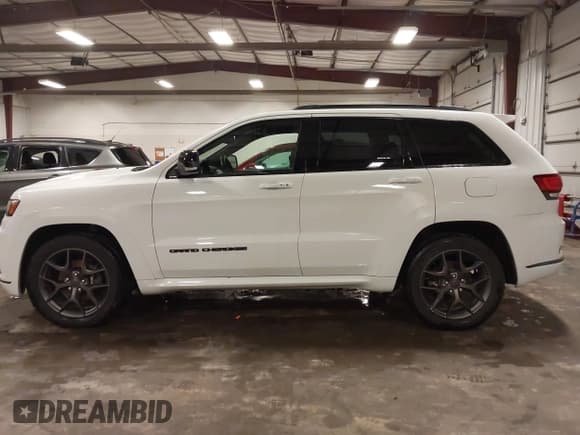 ✅ 2020 Jeep Grand Cherokee Limited X • VIN: 1C4RJFBGXLC167132 • Lot: 42155335. Listed on IAAI with 86,886 mi. Free auction sales archive from the USA and detailed vehicle history report at DreamBid. Image 14.
