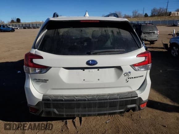 ✅ 2021 Subaru Forester Premium • VIN: JF2SKAJC1MH431330 • Lot: 46652445. Listed on Copart with 17,957 mi. Free auction sales archive from the USA and detailed vehicle history report at DreamBid. Image 6.