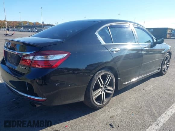 ✅ 2016 Honda Accord Sport • VIN: 1HGCR2F57GA078041 • Lot: 43522938. Wystawiony na IAAI z przebiegiem 95 047 mil. Bezpłatny archiwum sprzedaży aukcyjnych z USA i szczegółowy raport historii pojazdu na DreamBid. Zdjęcie 4.