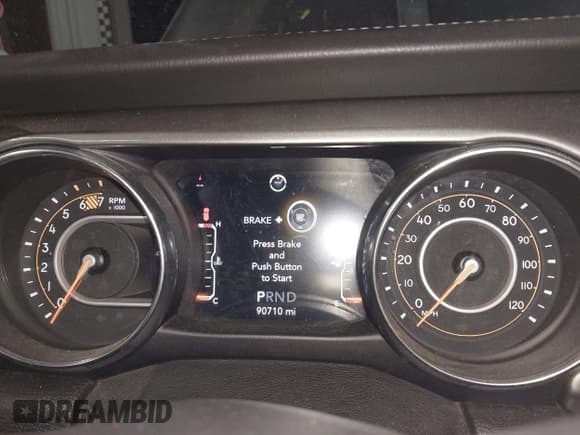 ✅ 2019 Jeep Wrangler Unlimited Sahara • VIN: 1C4HJXEN8KW588369 • Lot: 42581061. Wystawiony na IAAI z przebiegiem 90 710 mil. Bezpłatny archiwum sprzedaży aukcyjnych z USA i szczegółowy raport historii pojazdu na DreamBid. Zdjęcie 7.