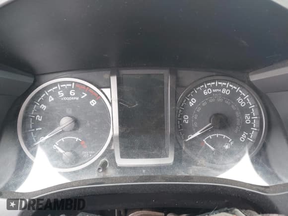 ✅ 2020 Toyota Tacoma SR5 • VIN: 3TMAZ5CN8LM131287 • Lot: 42437998. Wystawiony na IAAI z przebiegiem Nie podano. Bezpłatny archiwum sprzedaży aukcyjnych z USA i szczegółowy raport historii pojazdu na DreamBid. Zdjęcie 15.