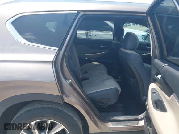 ✅ 2020 Hyundai Santa Fe SEL • VIN: 5NMS33AD3LH261307 • Lot: 42940601. Listed on IAAI with 95,444 mi. Free auction sales archive from the USA and detailed vehicle history report at DreamBid. Image 8.