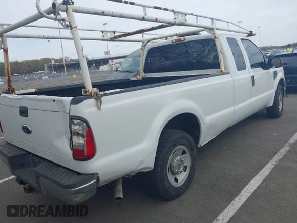 ✅ 2008 Ford F-250 XL • VIN: 1FTSX20508EB46165 • Лот: 42106385. Опубликован ранее на IAAI с пробегом 168 668 миль. Бесплатный доступ к архиву аукционных продаж из США и подробный отчёт об истории автомобиля на DreamBid. Изображение 4.