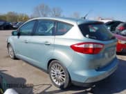 ✅ 2013 Ford C-Max SEL • VIN: 1FADP5CU9DL556875 • Lot: 41976730. Wystawiony na IAAI z przebiegiem 199 557 mil. Bezpłatny archiwum sprzedaży aukcyjnych z USA i szczegółowy raport historii pojazdu na DreamBid. Zdjęcie 3.