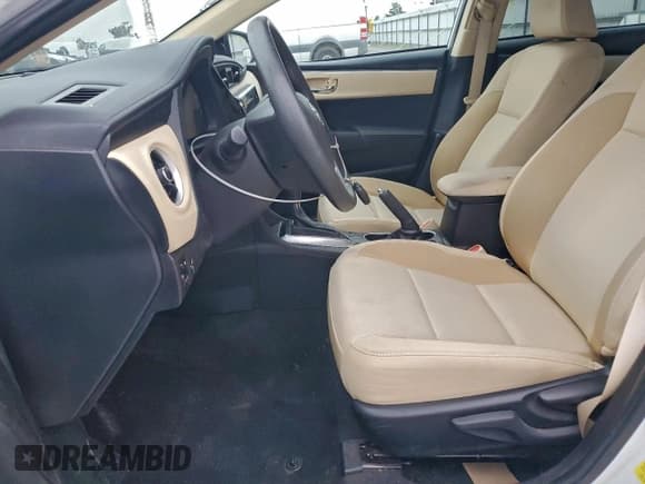 ✅ 2017 Toyota Corolla SE • VIN: 5YFBURHE6HP702200 • Лот: 94186075. Опубликован ранее на Copart с пробегом 59 407 миль. Бесплатный доступ к архиву аукционных продаж из США и подробный отчёт об истории автомобиля на DreamBid. Изображение 7.