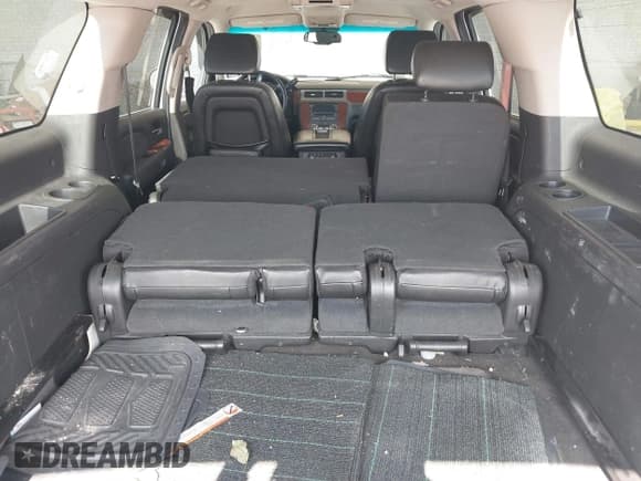 ✅ 2007 Chevrolet Suburban LT • VIN: 3GNFC16027G282217 • Lot: 42544911. Listed on IAAI with 266,888 mi. Free auction sales archive from the USA and detailed vehicle history report at DreamBid. Image 12.