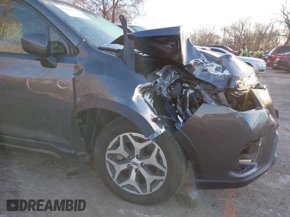 ✅ 2024 Subaru Forester Premium • VIN: JF2SKADC6RH462947 • Lot: 43861738. Listed on IAAI with 34,564 mi. Free auction sales archive from the USA and detailed vehicle history report at DreamBid. Image 17.