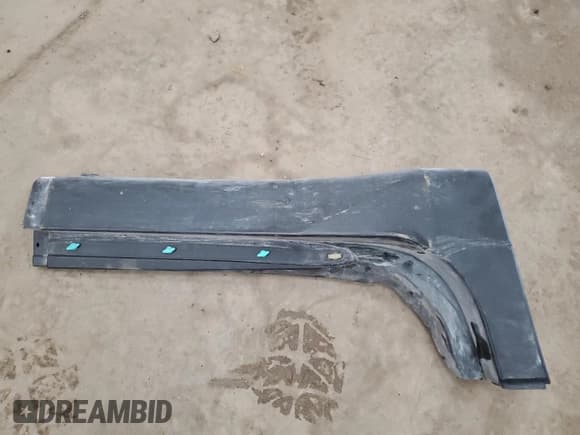 ✅ 2023 Chevrolet Traverse LT • VIN: 1GNERHKW0PJ226157 • Lot: 68549424. Wystawiony na Copart z przebiegiem 17 220 mil. Bezpłatny archiwum sprzedaży aukcyjnych z USA i szczegółowy raport historii pojazdu na DreamBid. Zdjęcie 13.