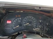 ✅ 2001 GMC Sierra 2500HD SL • VIN: 1GTHK29U01Z288260 • Lot: 80630905. Wystawiony na Copart z przebiegiem 187 125 mil. Bezpłatny archiwum sprzedaży aukcyjnych z USA i szczegółowy raport historii pojazdu na DreamBid. Zdjęcie 9.