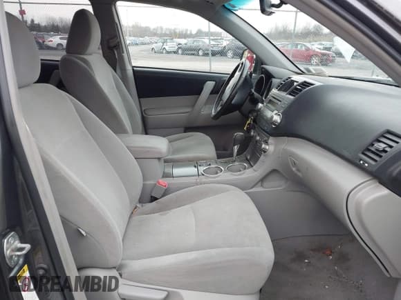 ✅ 2010 Toyota Highlander • VIN: 5TDBK3EH9AS026968 • Lot: 43618598. Wystawiony na IAAI z przebiegiem 192 581 mil. Bezpłatny archiwum sprzedaży aukcyjnych z USA i szczegółowy raport historii pojazdu na DreamBid. Zdjęcie 5.