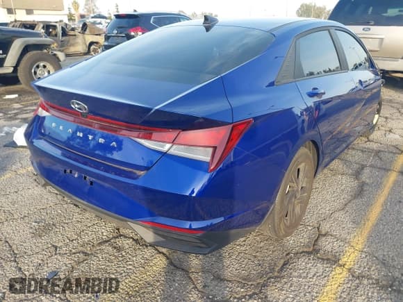 ✅ 2022 Hyundai Elantra SEL • VIN: KMHLM4AG6NU337708 • Lot: 41231413. Listed on IAAI with 18,804 mi. Free auction sales archive from the USA and detailed vehicle history report at DreamBid. Image 4.