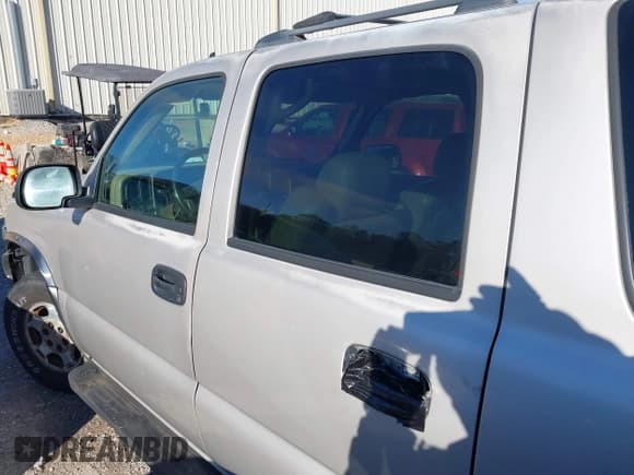 ✅ 2006 Chevrolet Suburban LT • VIN: 1GNEC16Z06J110811 • Лот: 41261519. Опубликован ранее на IAAI с пробегом 280 818 миль. Бесплатный доступ к архиву аукционных продаж из США и подробный отчёт об истории автомобиля на DreamBid. Изображение 14.