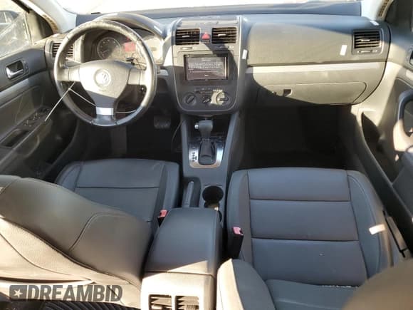 ✅ 2009 Volkswagen Jetta SE • VIN: 3VWRZ71K69M142074 • Lot: 90540715. Listed on Copart with 100,112 mi. Free auction sales archive from the USA and detailed vehicle history report at DreamBid. Image 8.