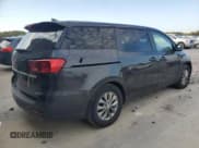 ✅ 2020 Kia Sedona LX • VIN: KNDMB5C16L6623556 • Lot: 86810895. Wystawiony na Copart z przebiegiem 97 015 mil. Bezpłatny archiwum sprzedaży aukcyjnych z USA i szczegółowy raport historii pojazdu na DreamBid. Zdjęcie 3.