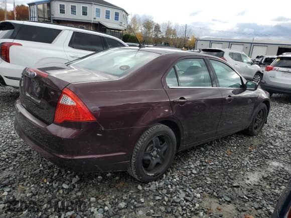 ✅ 2011 Ford Fusion SE • VIN: 3FAHP0HA9BR161600 • Lot: 90910055. Wystawiony na Copart z przebiegiem 116 817 mil. Bezpłatny archiwum sprzedaży aukcyjnych z USA i szczegółowy raport historii pojazdu na DreamBid. Zdjęcie 3.