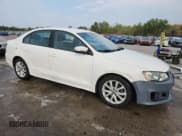 ✅ 2012 Volkswagen Jetta SE • VIN: 3VWBP7AJ1CM454762 • Лот: 71417635. Опубликован ранее на Copart с пробегом 155 125 миль. Бесплатный доступ к архиву аукционных продаж из США и подробный отчёт об истории автомобиля на DreamBid. Изображение 4.