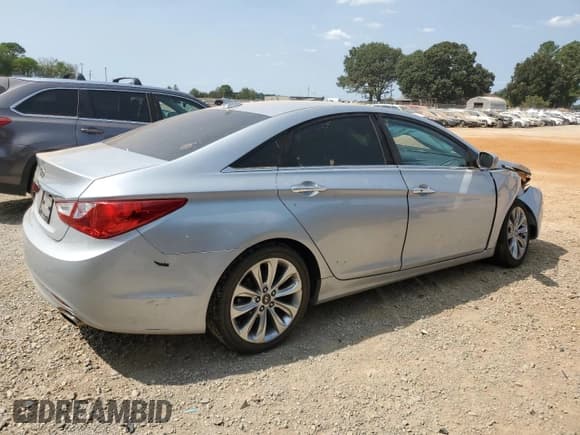 ✅ 2011 Hyundai Sonata SE • VIN: 5NPEC4AC0BH199750 • Lot: 71150894. Listed on Copart with 72,150 mi. Free auction sales archive from the USA and detailed vehicle history report at DreamBid. Image 3.