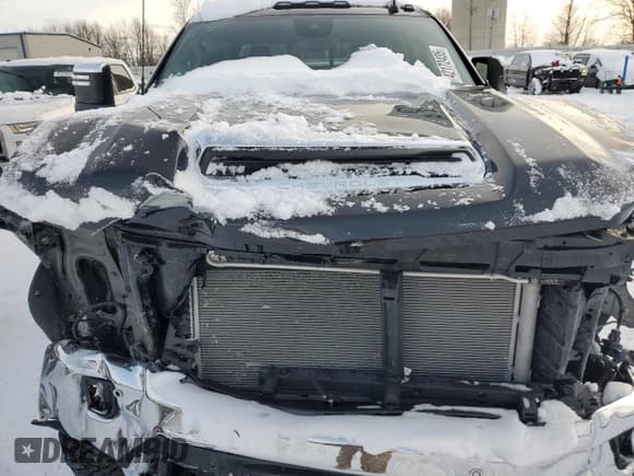 ✅ 2025 Chevrolet Silverado 2500HD LTZ • VIN: 2GC4KPE78S1111770 • Lot: 42172435. Wystawiony na Copart z przebiegiem 1 423 mil. Bezpłatny archiwum sprzedaży aukcyjnych z USA i szczegółowy raport historii pojazdu na DreamBid. Zdjęcie 13.