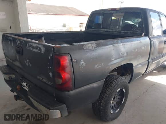 ✅ 2004 Chevrolet Silverado 1500 LS • VIN: 2GCEC19V241168072 • Lot: 43527884. Wystawiony na IAAI z przebiegiem Nie podano mil. Skorzystaj z bezpłatnego archiwum sprzedaży aukcyjnych z USA i zobacz szczegółowy raport historii pojazdu na DreamBid. Zdjęcie 14.