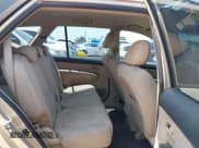 ✅ 2008 Kia Rondo LX • VIN: KNAFG526X87151643 • Lot: 42593118. Wystawiony na IAAI z przebiegiem 228 113 mil. Bezpłatny archiwum sprzedaży aukcyjnych z USA i szczegółowy raport historii pojazdu na DreamBid. Zdjęcie 8.