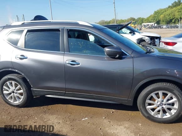 ✅ 2019 Nissan Rogue SV • VIN: KNMAT2MT6KP533475 • Лот: 43310412. Опубликован ранее на IAAI с пробегом 86 715 миль. Бесплатный доступ к архиву аукционных продаж из США и подробный отчёт об истории автомобиля на DreamBid. Изображение 14.