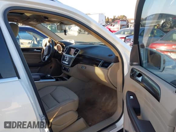 ✅ 2015 Mercedes-Benz M 350 • VIN: 4JGDA5HB2FA527747 • Лот: 43689076. Опубликован ранее на IAAI с пробегом Не указан. Бесплатный доступ к архиву аукционных продаж из США и подробный отчёт об истории автомобиля на DreamBid. Изображение 5.