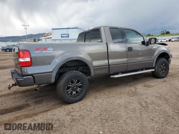 ✅ 2004 Ford F-150 XLT • VIN: 1FTPX14534KD96022 • Lot: 58184295. Wystawiony na Copart z przebiegiem 185 925 mil. Bezpłatny archiwum sprzedaży aukcyjnych z USA i szczegółowy raport historii pojazdu na DreamBid. Zdjęcie 3.