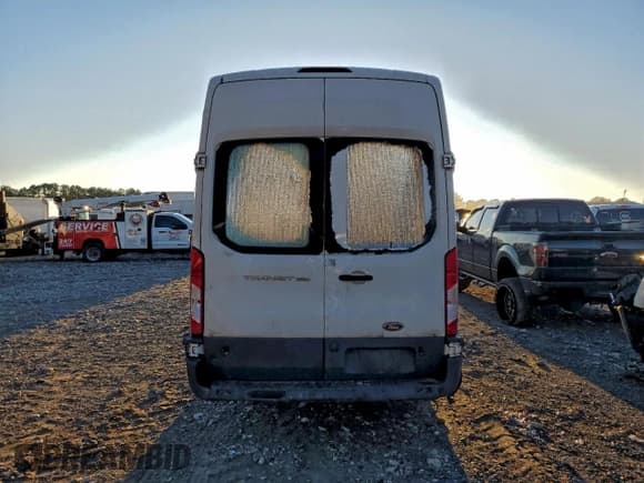 ✅ 2017 Ford Transit • VIN: 1FTBW3XM8HKB19934 • Lot: 96062195. Wystawiony na Copart z przebiegiem 902 053 mil. Bezpłatny archiwum sprzedaży aukcyjnych z USA i szczegółowy raport historii pojazdu na DreamBid. Zdjęcie 6.